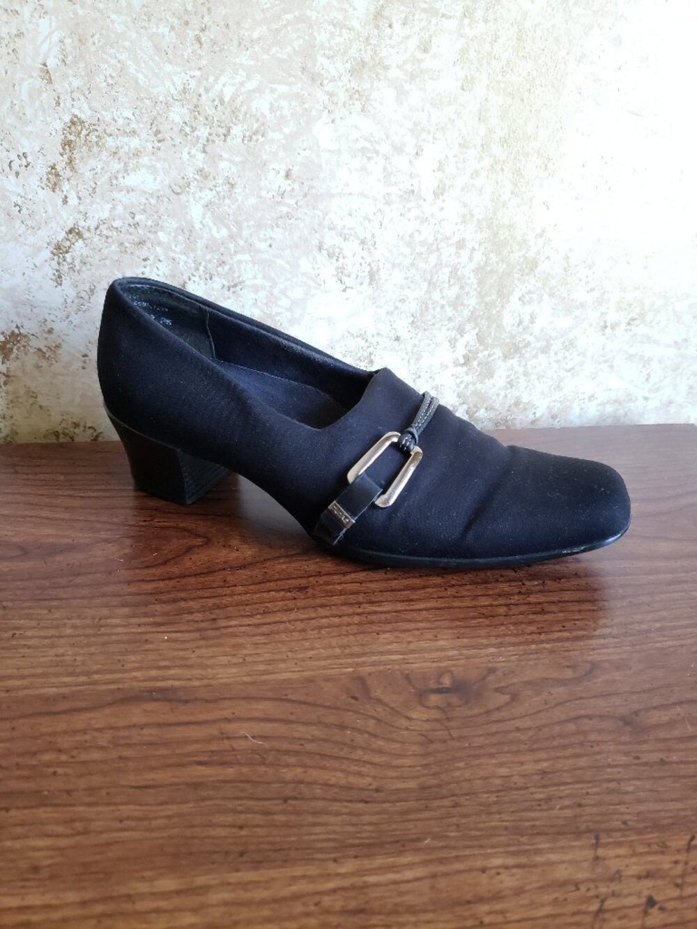 *ENDS 9/1* Black square toe preppy pumps US6 dark academia